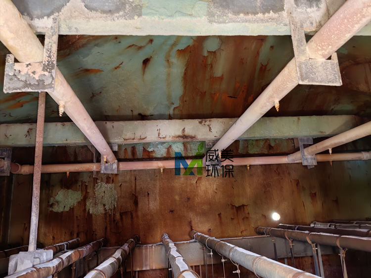 三氯異氰尿酸車間濕電除塵器維修考察現(xiàn)場(chǎng)