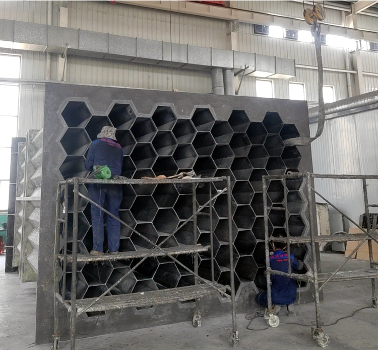 氫氰酸尾氣治理濕電除塵項目陽極管加工中